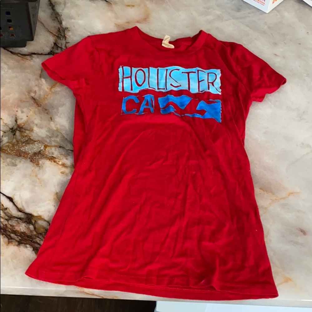 Hollister T shirt